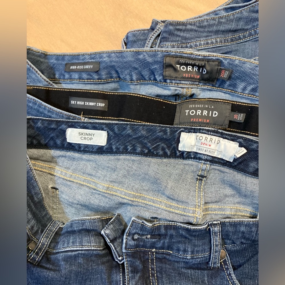 COPY - Three pairs of torrid jeans, crop and ankle